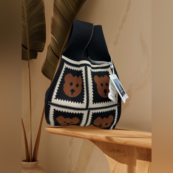 NWT Black/White Brown Bear Compact Stylish Essentials Handheld Bag - Picture 2 of 8